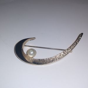 Vintage Gold Tone Swirl Brooch Faux Pearls MCM